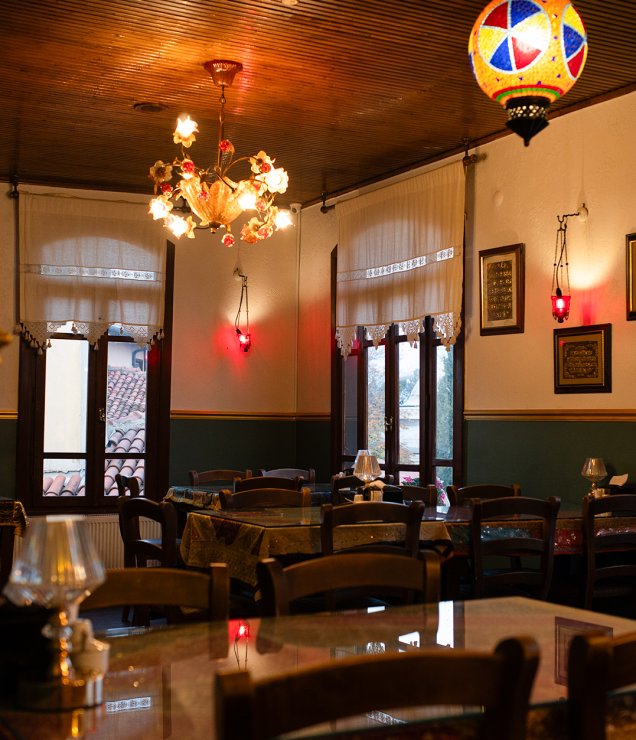Tarihi Tophane’de Kebap Keyfi