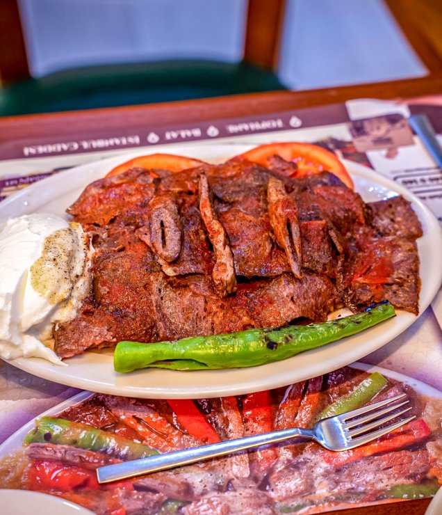 Geleneksel Bursa Kebabı Sunumu