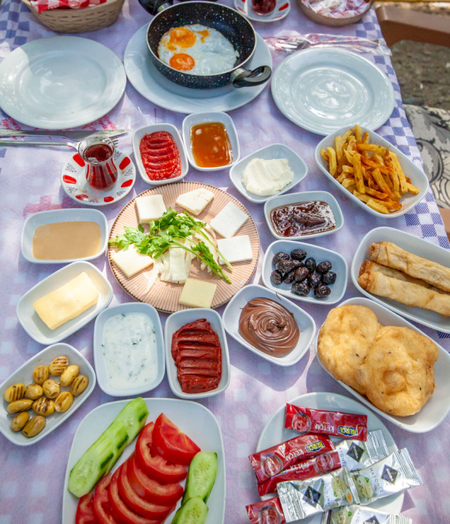 Misi’de Sınırsız Pişiyle Şölen Gibi Bir Kahvaltı!