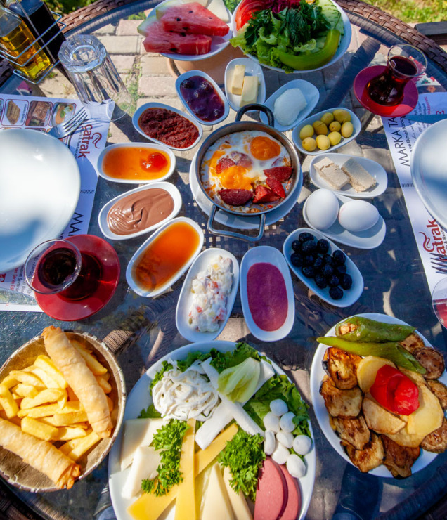Serpme Kahvaltı – Bursa Manzarasında Lezzet