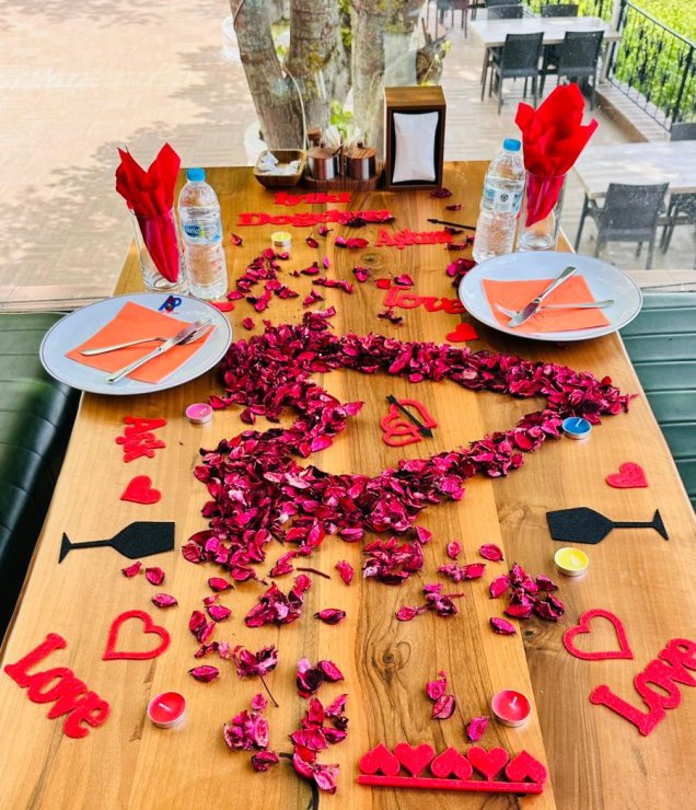 Manzaralı Romantik Akşam Yemeği