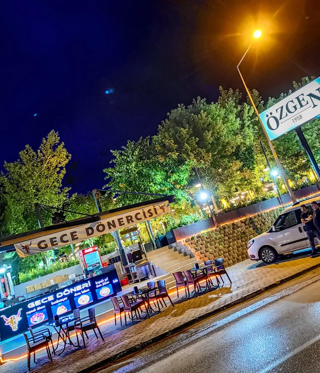 RKC Gece Döneri | Özgen Kafe Restoran Yanında Lezzetli Gece Keyfi fotoğraf 1
