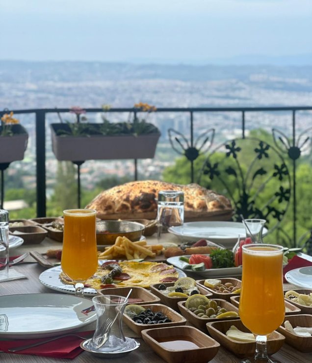 Kahvaltı – Dağ Yolunda Bursa Manzaralı Kahvaltı