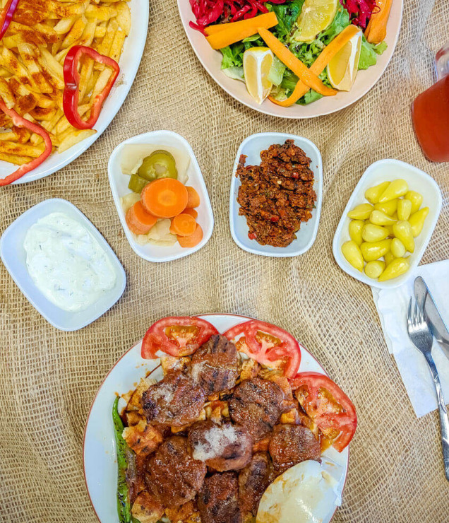 Bursa’da Pideli Köfte Keyfi