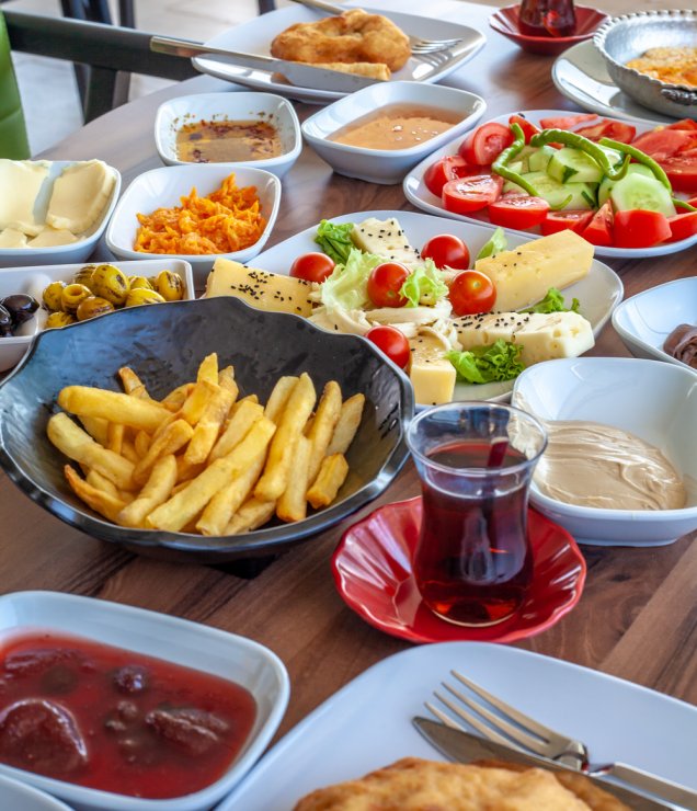Kahvaltı – Gölyazı Göl Kenarı Serpme Kahvaltı