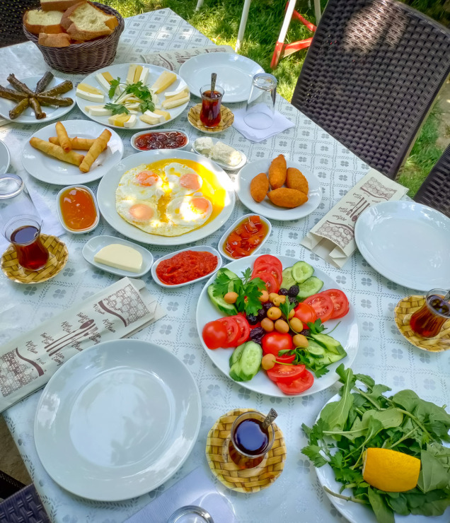 Organik Serpme Köy Kahvaltısı