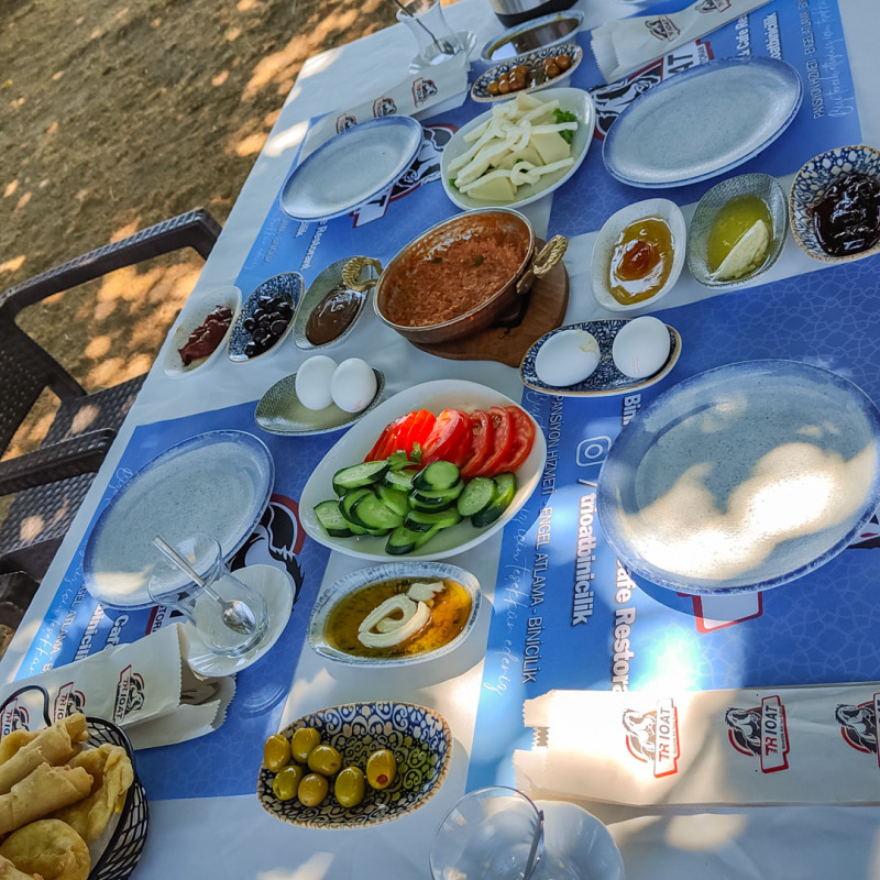 Kalabalık Sofralar İçin Grup Kahvaltısı