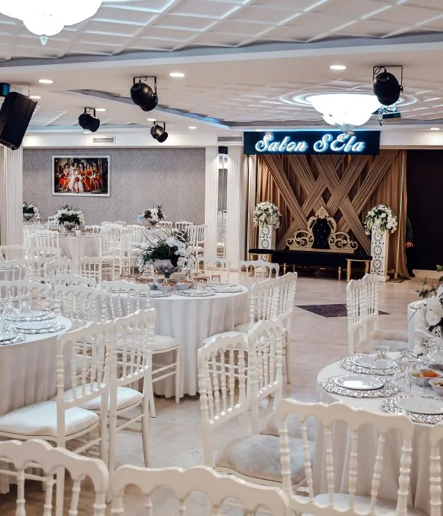 Ela Salon