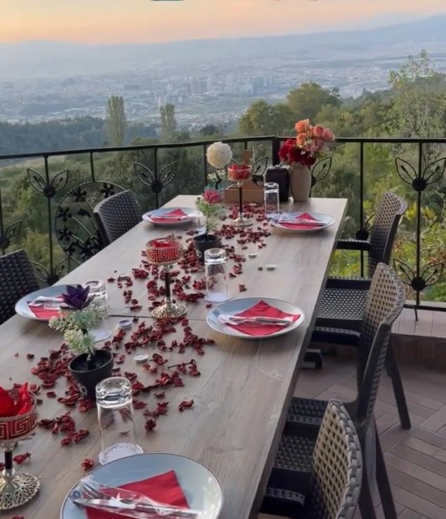 Manzaralı Romantik Akşam Yemeği