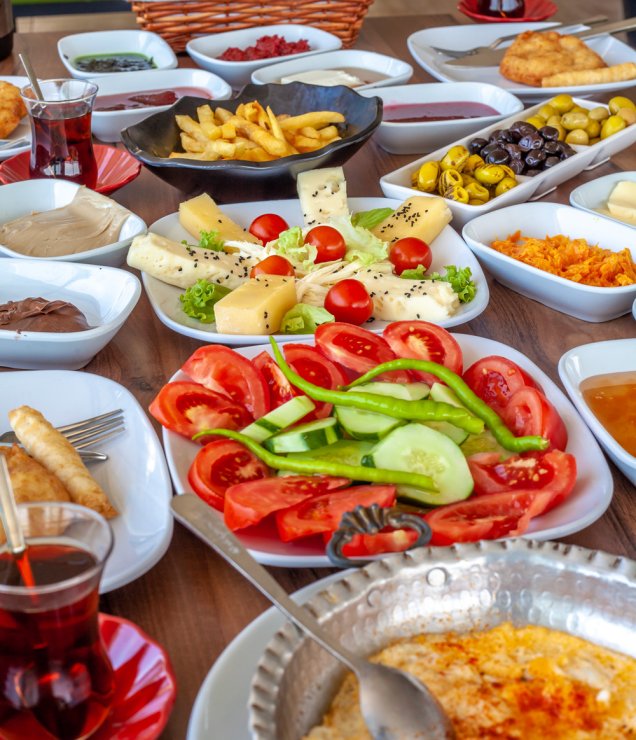 Kahvaltı – Gölyazı Göl Kenarı Serpme Kahvaltı