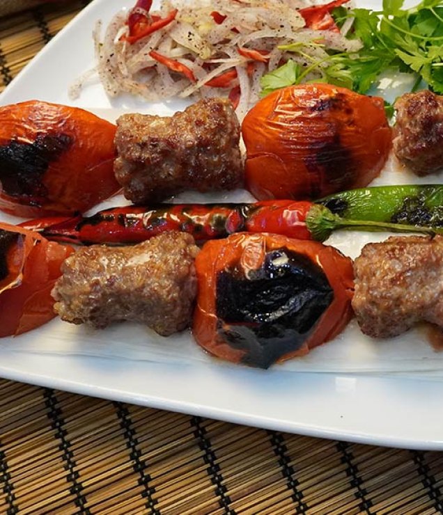 Usta Dokunuşlu Kebap Lezzeti