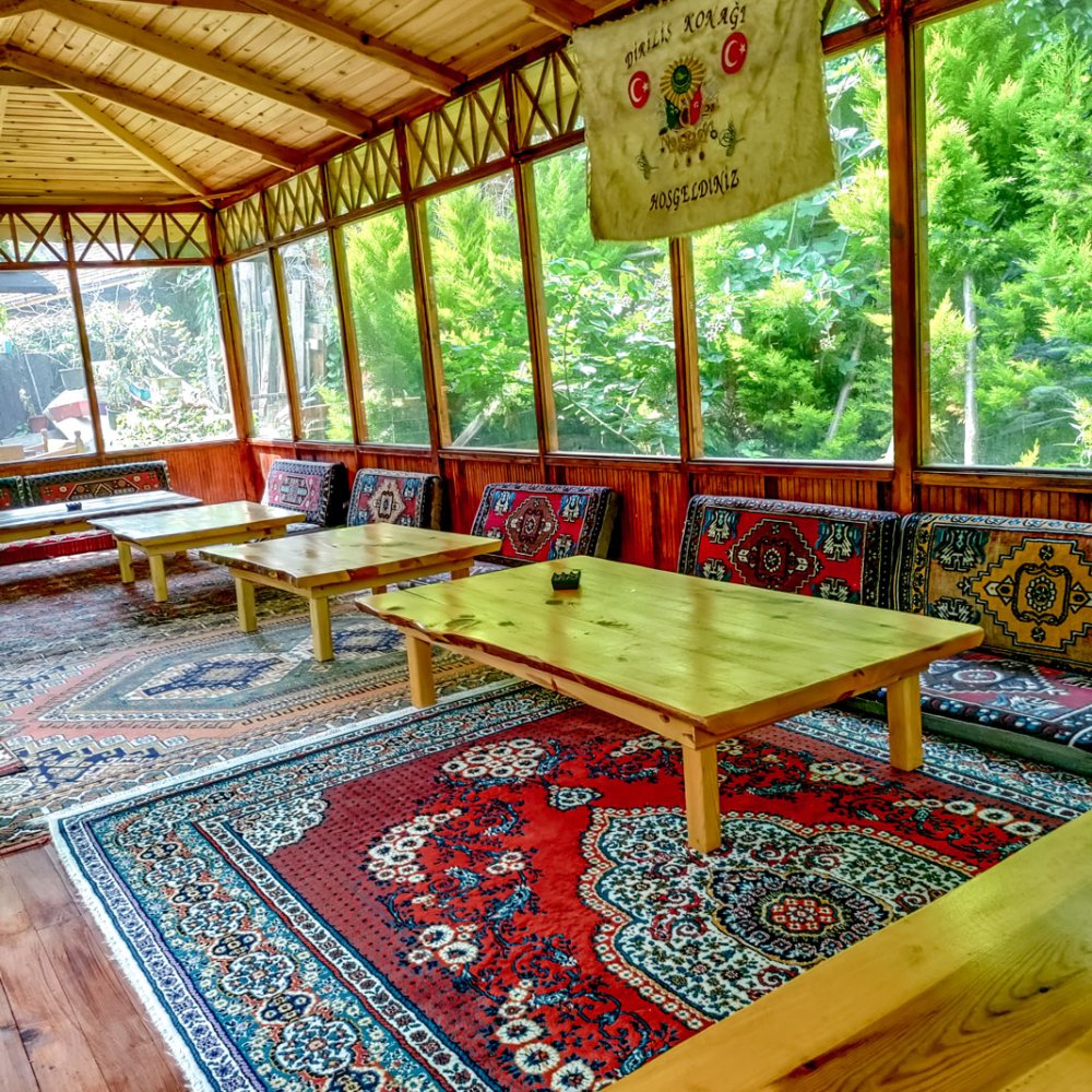 Diriliş Konağı Köy Kahvaltısı: Organik ve Doğal Lezzetler