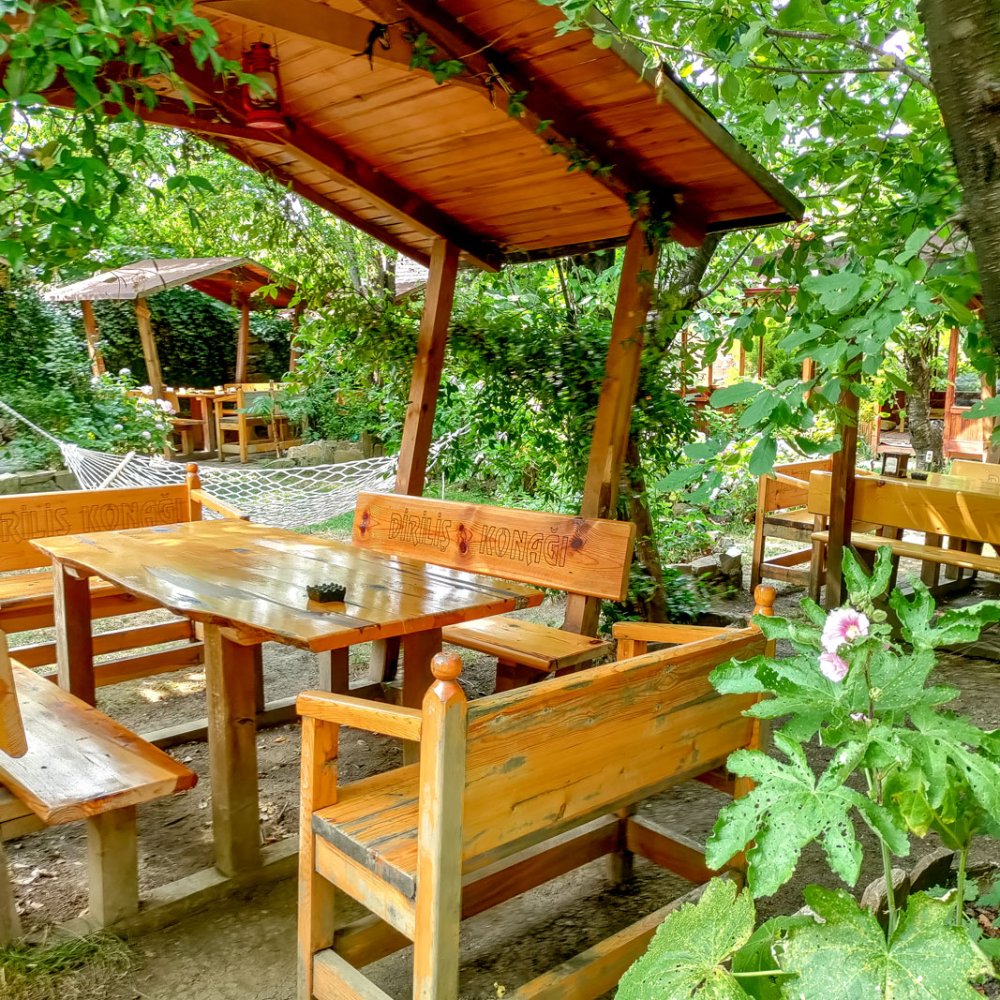 Diriliş Konağı Köy Kahvaltısı: Organik ve Doğal Lezzetler