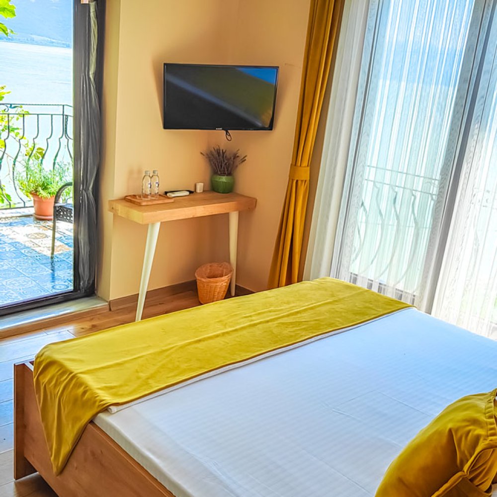 Butik Otel: Göl Kenarında Butik Otel Konaklama Deneyimi