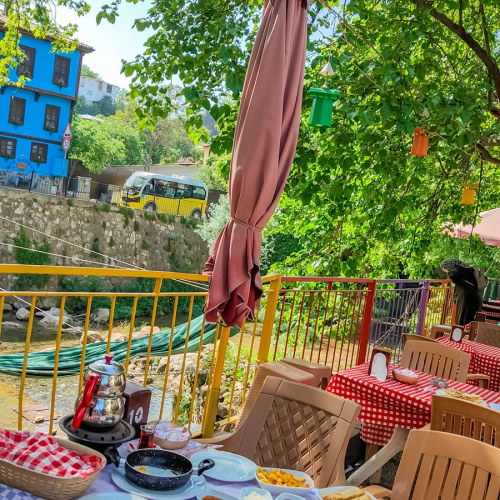 Serpme Köy Kahvaltısı Misi Karşıyaka'da