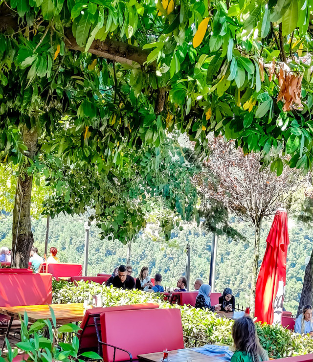 Zevki Safa'da Doğa Manzaralı Kahvaltı Izgara Et ve Daha Fazlası