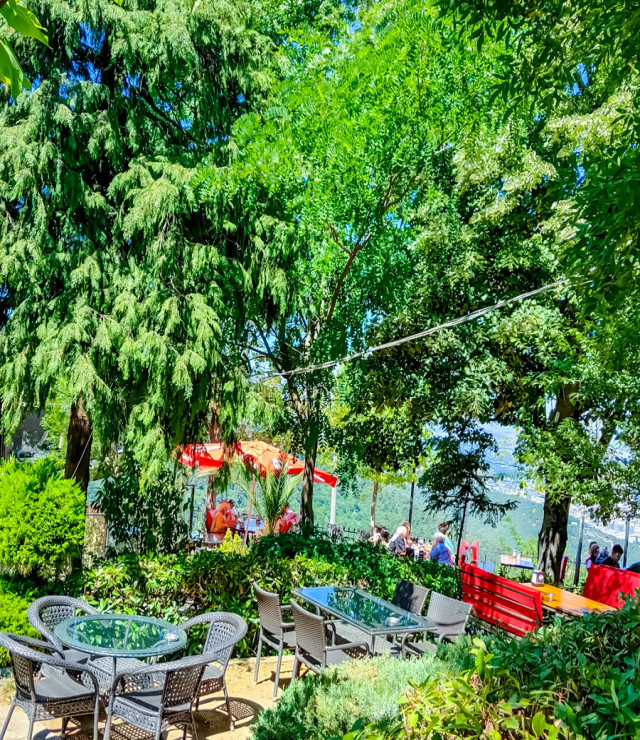 Zevki Safa'da Doğa Manzaralı Kahvaltı Izgara Et ve Daha Fazlası
