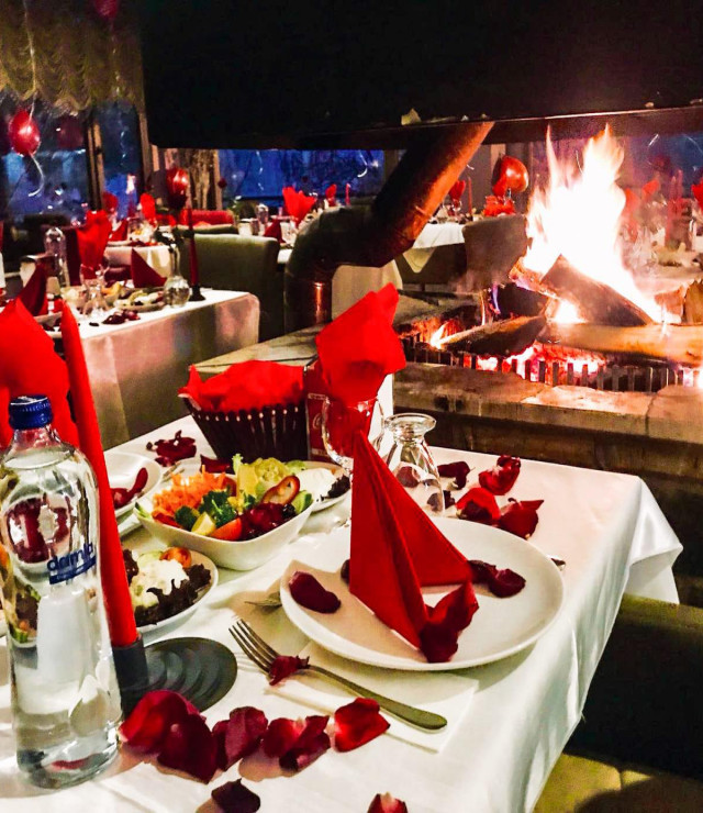Zevki Safa’da Romantik Sevgililer Günü Akşamı!