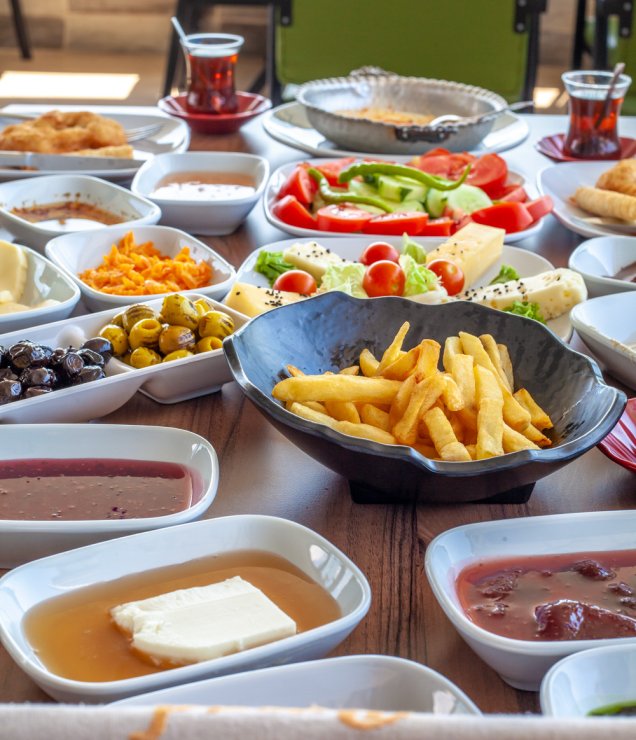 Kahvaltı – Gölyazı Göl Kenarı Serpme Kahvaltı